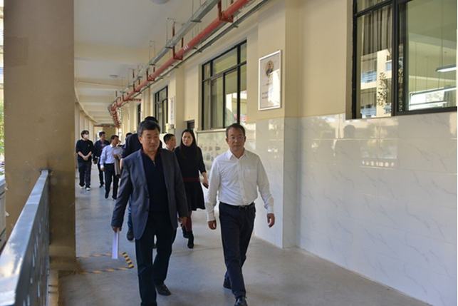 红河州副州长一行莅临我校考察交流391.png