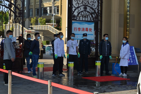 云大附中网络稿件审表（爱与责任同行---云大附中呈贡校区非毕业班师生开学修改）(4月22日)1071.png